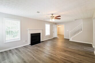 7928 Weathers Ct in Lithonia, GA - Foto de edificio - Building Photo