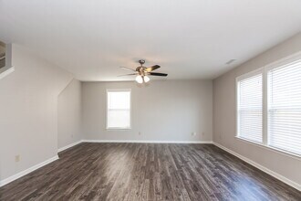 943 Littleton Dr in Concord, NC - Foto de edificio - Building Photo