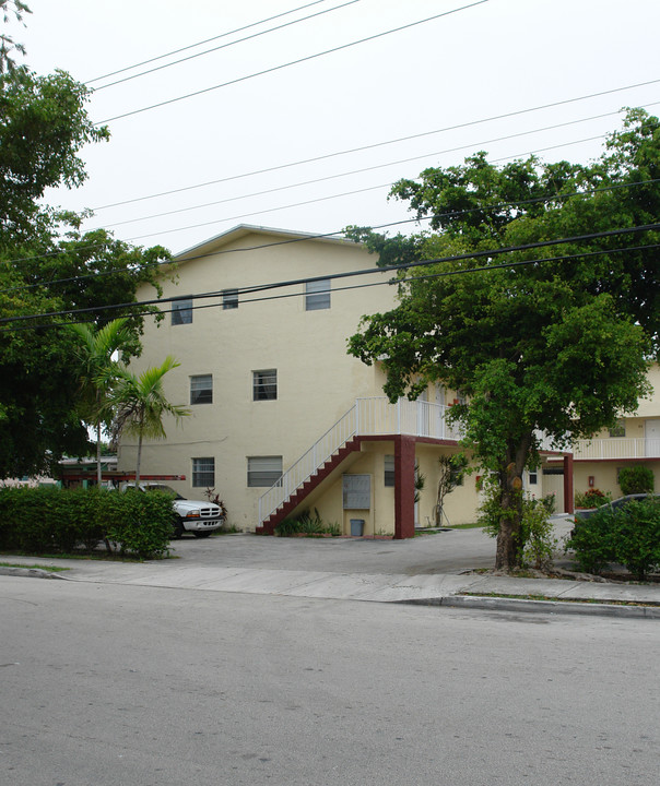 10815 SW 4th St in Miami, FL - Building Photo