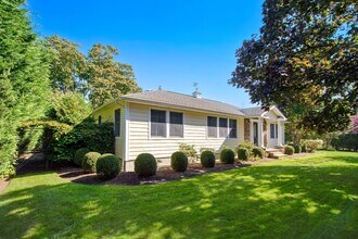 54 Halsey Rd in Remsenburg, NY - Building Photo - Building Photo