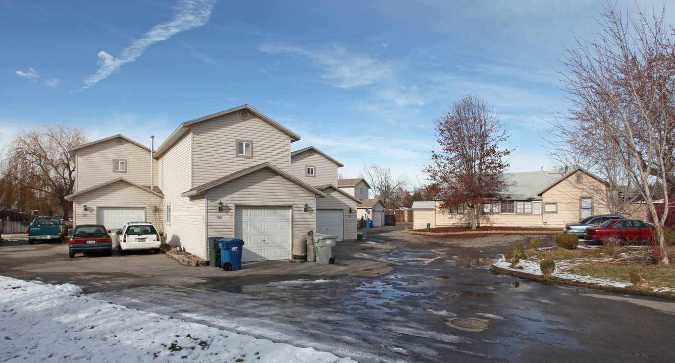 1879 N Allumbaugh St in Boise, ID - Building Photo