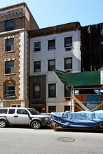 148 W 15th St in New York, NY - Building Photo - Building Photo