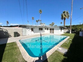 4019 Cll San Raphael in Palm Springs, CA - Building Photo