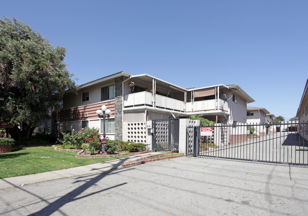 514 S Barranca Ave in Covina, CA - Foto de edificio