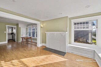 4748 7th Ave NE in Seattle, WA - Building Photo - Building Photo