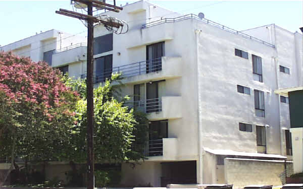 Copperfield Apartments in Sherman Oaks, CA - Building Photo