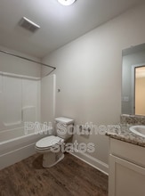 215 Walnut Hill Dr in Easley, SC - Foto de edificio - Building Photo