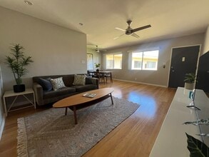 Machado Towers in Los Angeles, CA - Building Photo - Building Photo