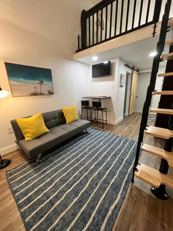 property at 3027 W Cordelia St