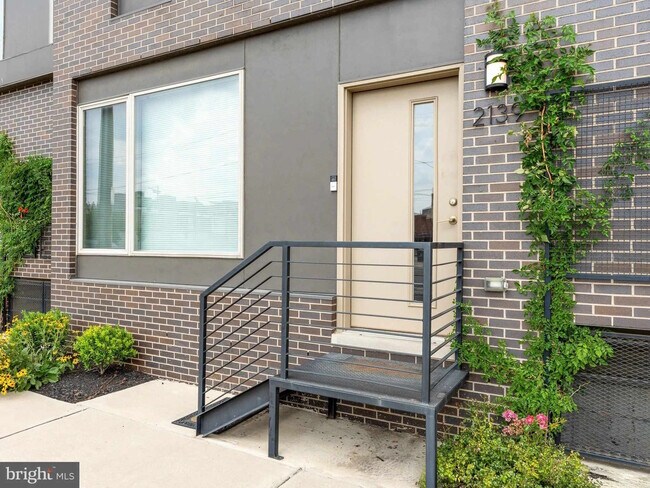2139 E Lehigh Ave in Philadelphia, PA - Building Photo - Building Photo