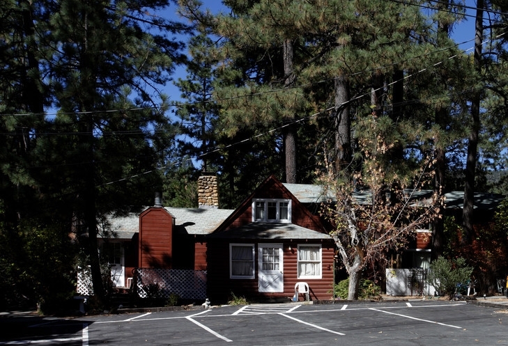 Manzanita Apartments in Idyllwild, CA - Foto de edificio