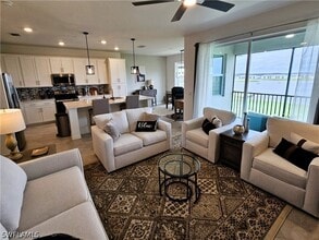 5807 Double Eagle Cir, Unit 4645 in Ave Maria, FL - Foto de edificio - Building Photo