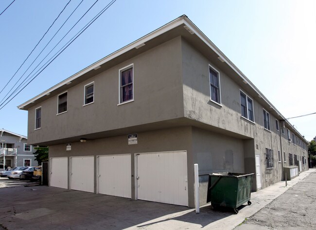 429 W 8th St in Long Beach, CA - Building Photo - Building Photo