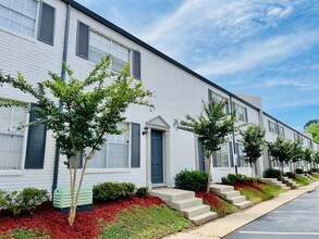 Arbor Pointe at Hillcrest in Little Rock, AR - Building Photo - Building Photo