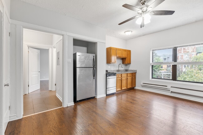 4555 Malden St in Chicago, IL - Building Photo - Building Photo