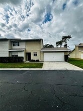 6490 Cape Hatteras Way NE in St. Petersburg, FL - Building Photo - Building Photo
