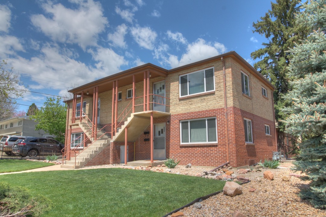 1949 Cascade Ave in Boulder, CO - Building Photo