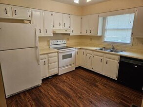 121 E South St in Hillsboro, OH - Building Photo - Building Photo