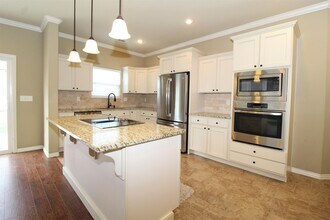 656 N Longfellow Ln in Fayetteville, AR - Building Photo - Building Photo