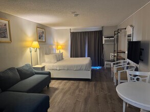 1207 S Ocean Blvd, Unit 50704 in Myrtle Beach, SC - Building Photo - Building Photo