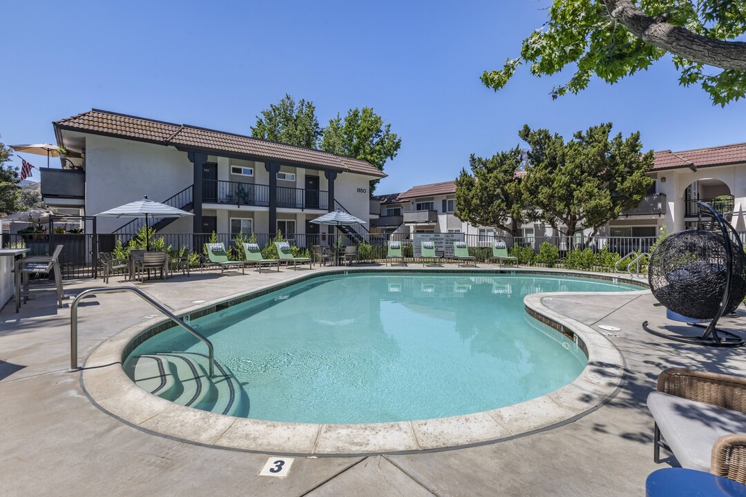 Sage Creek Apartment Homes in Simi Valley, CA - Foto de edificio