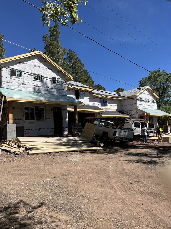 11 E Sullivan Ave in Flagstaff, AZ - Building Photo - Building Photo