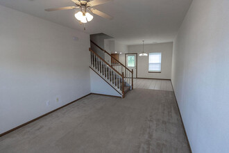 5000 Derby Ridge Dr in Columbia, MO - Foto de edificio - Building Photo