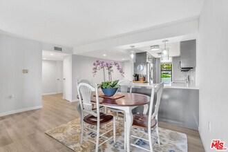 4337 Marina City Dr in Marina Del Rey, CA - Building Photo - Building Photo