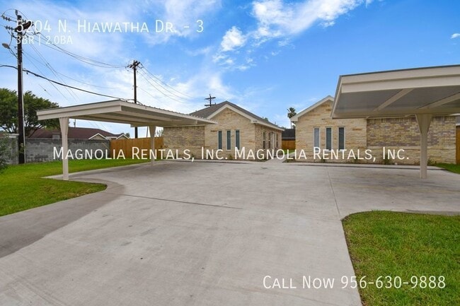 5204 N Hiawatha Dr, Unit 3