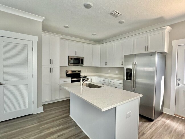 416 Palm St in Freeport, FL - Building Photo - Building Photo
