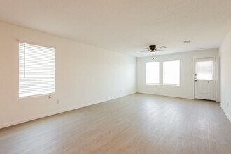 501 Chevre Rd in New Braunfels, TX - Building Photo - Building Photo