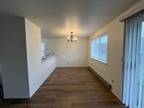 2235 Woburn St in Bellingham, WA - Foto de edificio - Building Photo