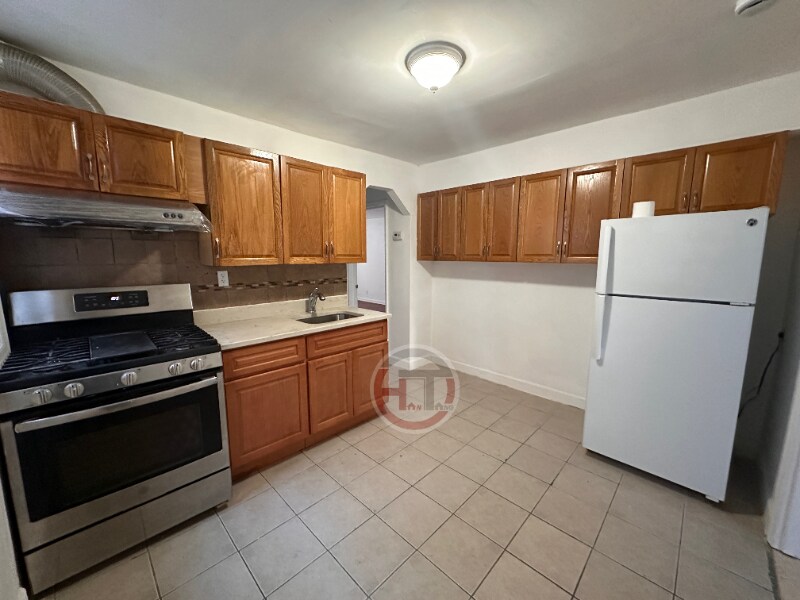 2913 Hering Ave-Unit -1 in Bronx, NY - Foto de edificio
