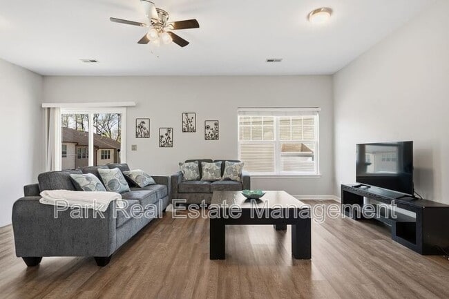 1326 Stone Manor Dr in Raleigh, NC - Building Photo - Building Photo