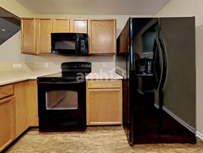 1624 Wagner Dr in Shelbyville, IN - Foto de edificio - Building Photo