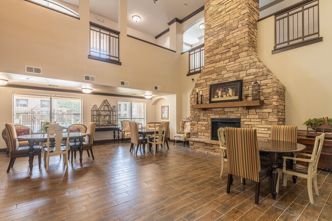 Greenhouse Village Apartments (Senior Living) in Cypress, TX - Foto de edificio - Interior Photo