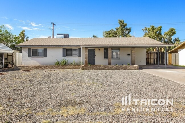 property at 1649 W Pueblo Ave