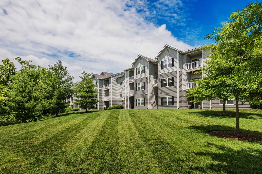 Canyon Ridge in Hermitage, TN - Building Photo