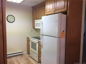 85 Chestnut St in Bethel, CT - Building Photo - Building Photo
