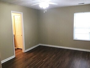 5360 Fishlake Dr in Indianapolis, IN - Building Photo - Building Photo