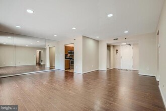 7203 Rockland Hills Dr in Baltimore, MD - Building Photo - Building Photo