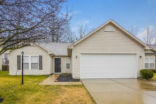 15316 Wolf Run Ct in Noblesville, IN - Building Photo