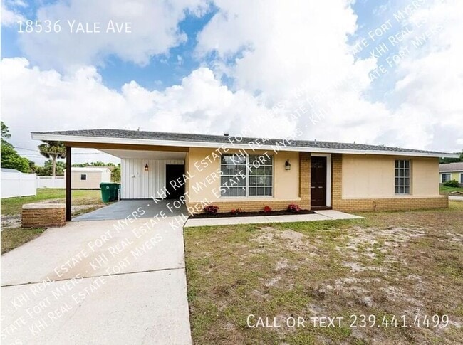 18536 Yale Ave in Port Charlotte, FL - Foto de edificio - Building Photo