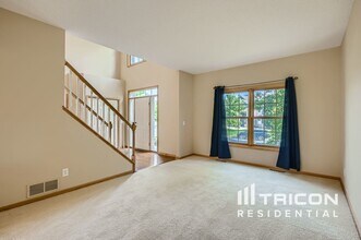 16391 Holbrook Ave in Lakeville, MN - Building Photo - Building Photo