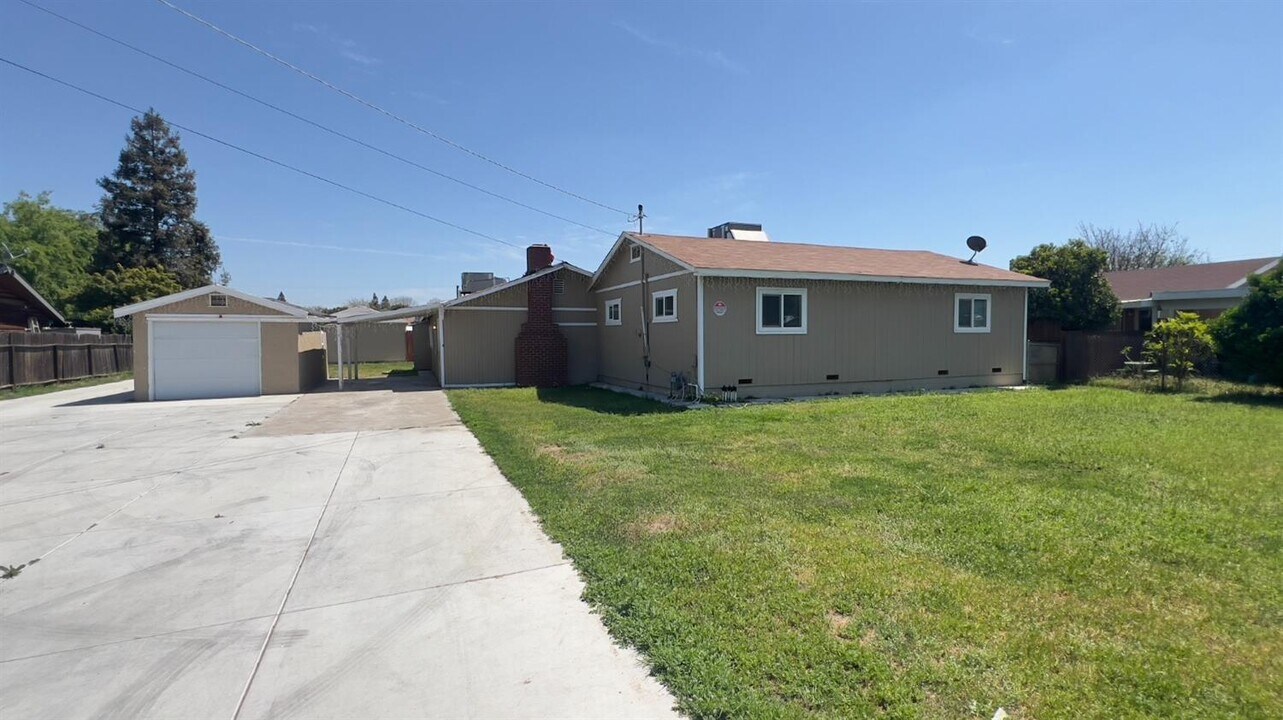 2643 Villa Ave in Clovis, CA - Building Photo