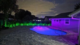 131 Puffin Ct in Royal Palm Beach, FL - Building Photo
