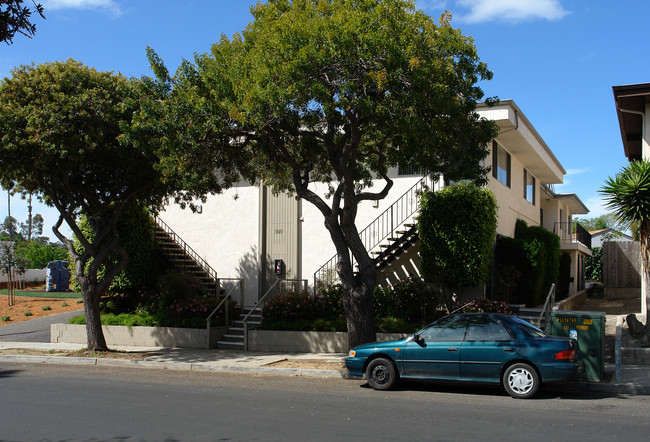 309 Mathilda Dr in Goleta, CA - Building Photo - Building Photo