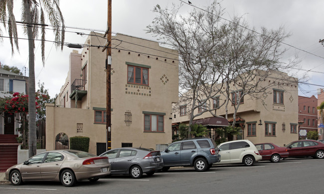 La Suzanna in San Diego, CA - Foto de edificio - Building Photo