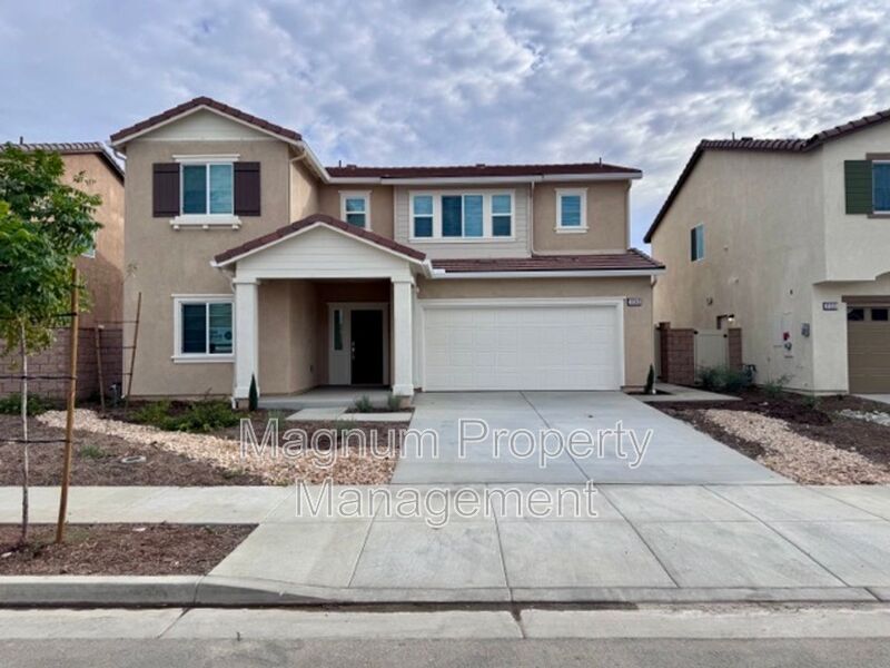 31343 Autumn Blaze Dr in Winchester, CA - Building Photo