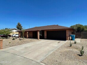 13243 North 47th Pl in Phoenix, AZ - Building Photo - Building Photo
